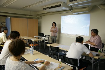 真剣に聞き入るみなさま